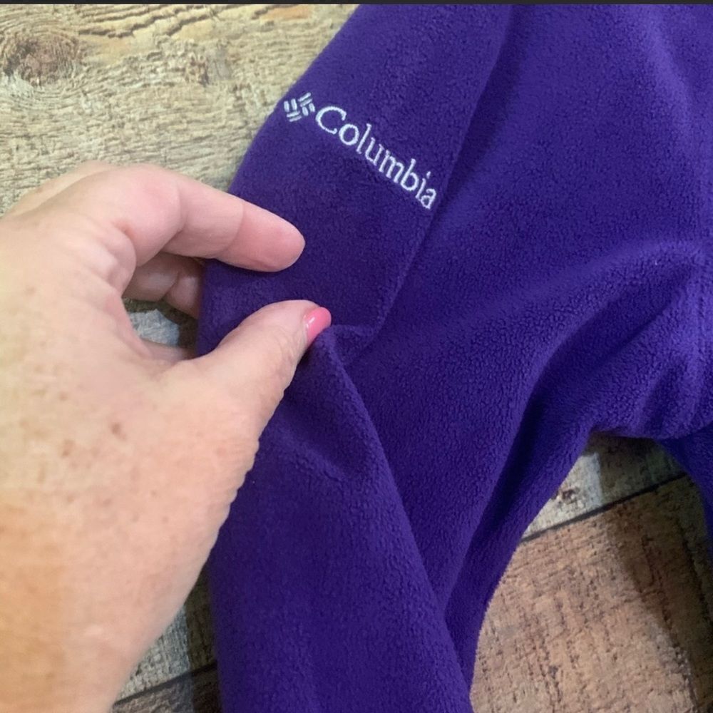 Columbia‎ purple fleece long sleeve 1/4 zip pullover, size medium - Picture 4 of 6